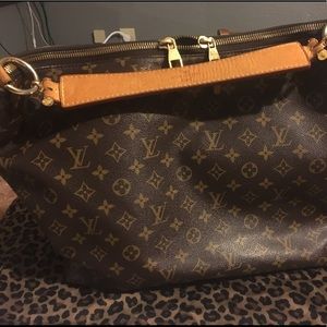 Authentic Louis Vuitton Sully MM Monogram bag